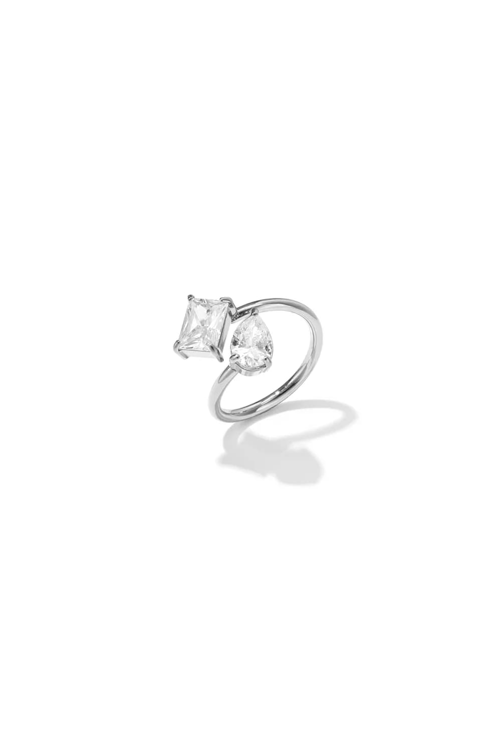 Ring met twee zirkonia stenen
