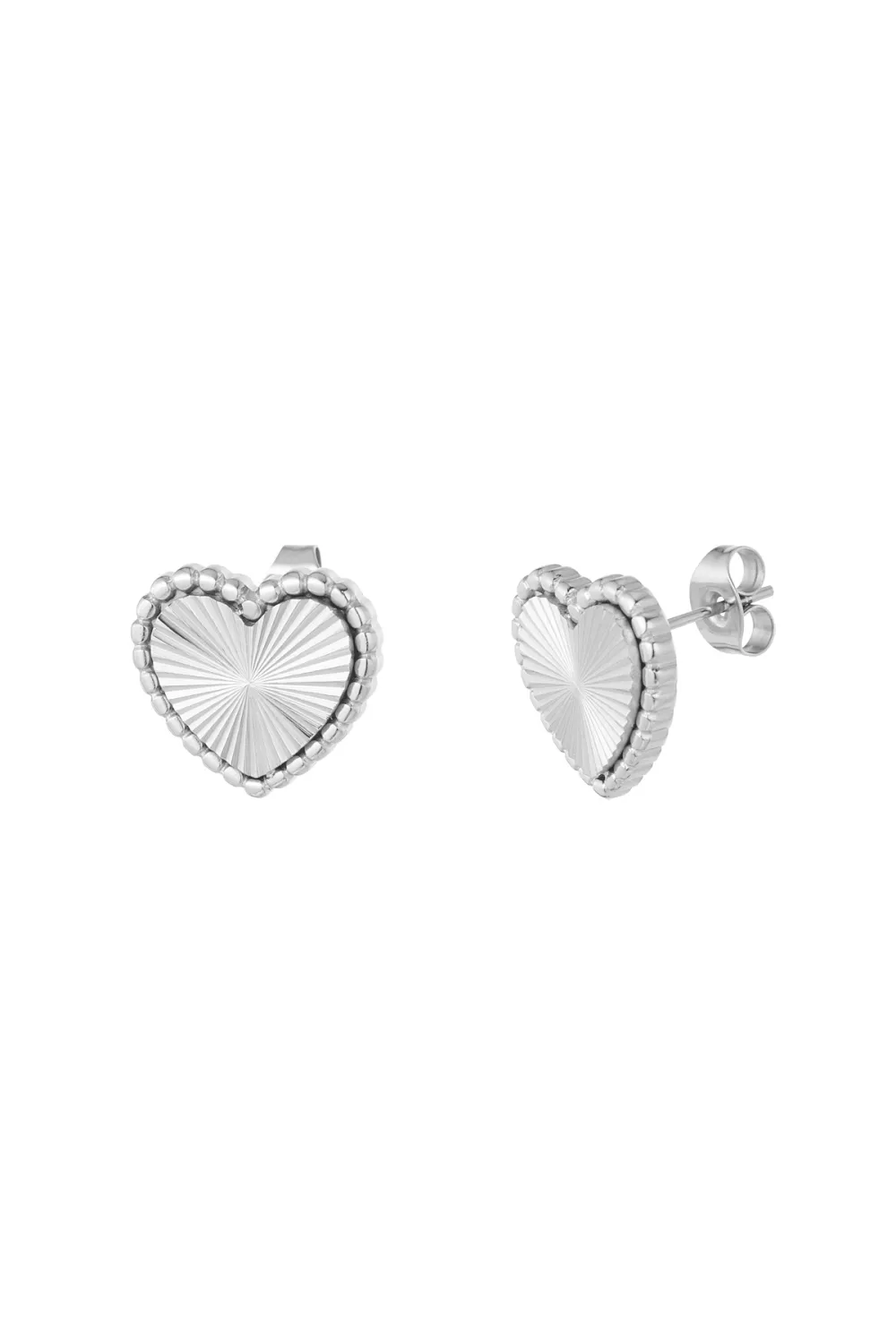 Hartjes oorknopjes zilver