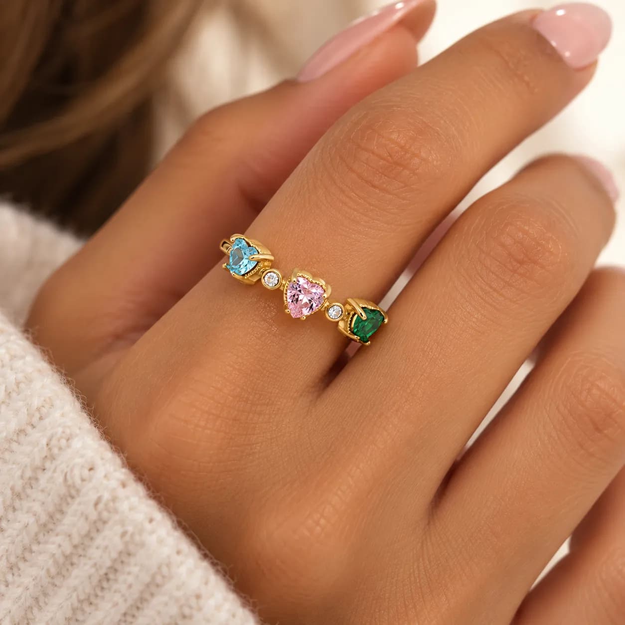 Ring met gekleurde hartjes goud